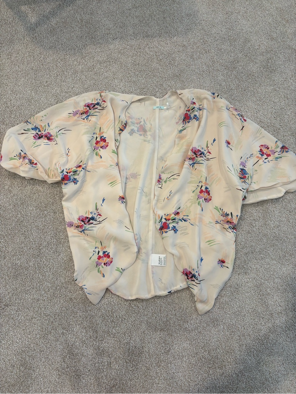Urban outfitter floral kimono wrap size S/XS